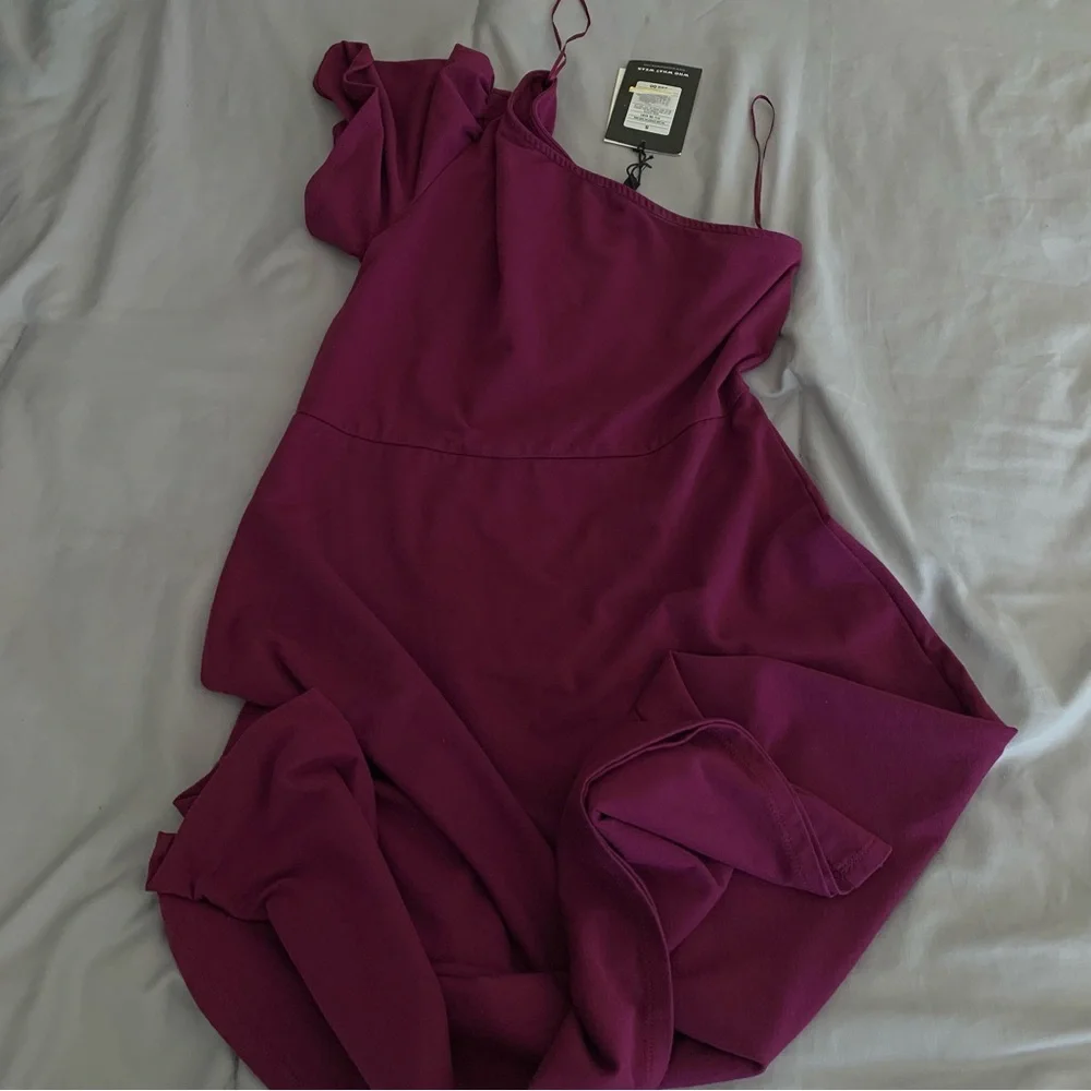 Who What Wear One-Shoulder Midi Dress in Purple - Picture 6 of 7